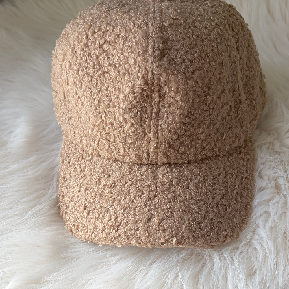 Textured Sherpa Tan Cap